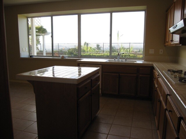 Building Photo - 4972 Overlook Dr