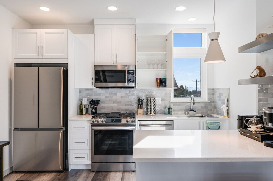 Building Photo - 4613 Dayton Ave N