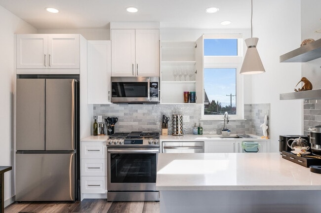 Building Photo - 4613 Dayton Ave N