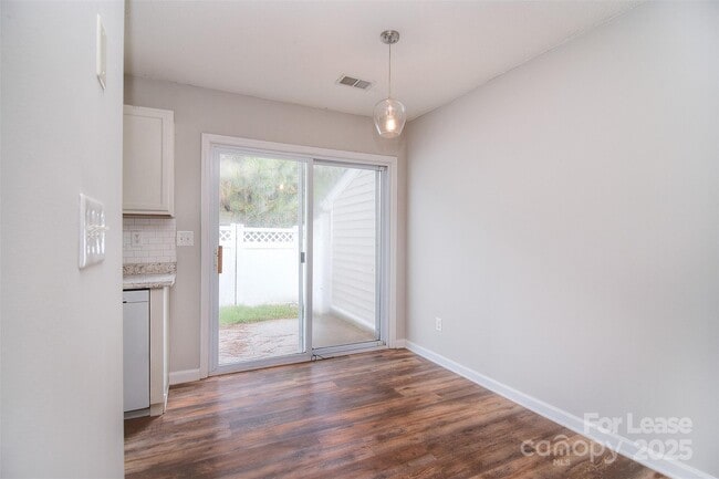 Building Photo - 158 Portestown Way