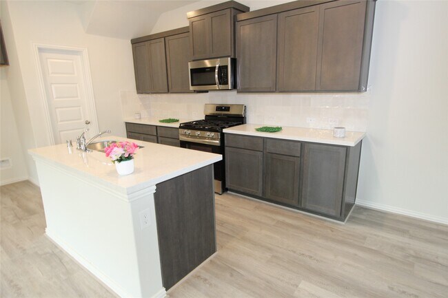Building Photo - 27802 Western Crk Ct