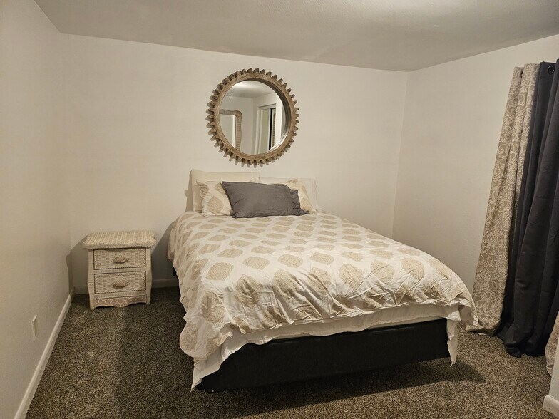 Building Photo - 5713 S Elati Way