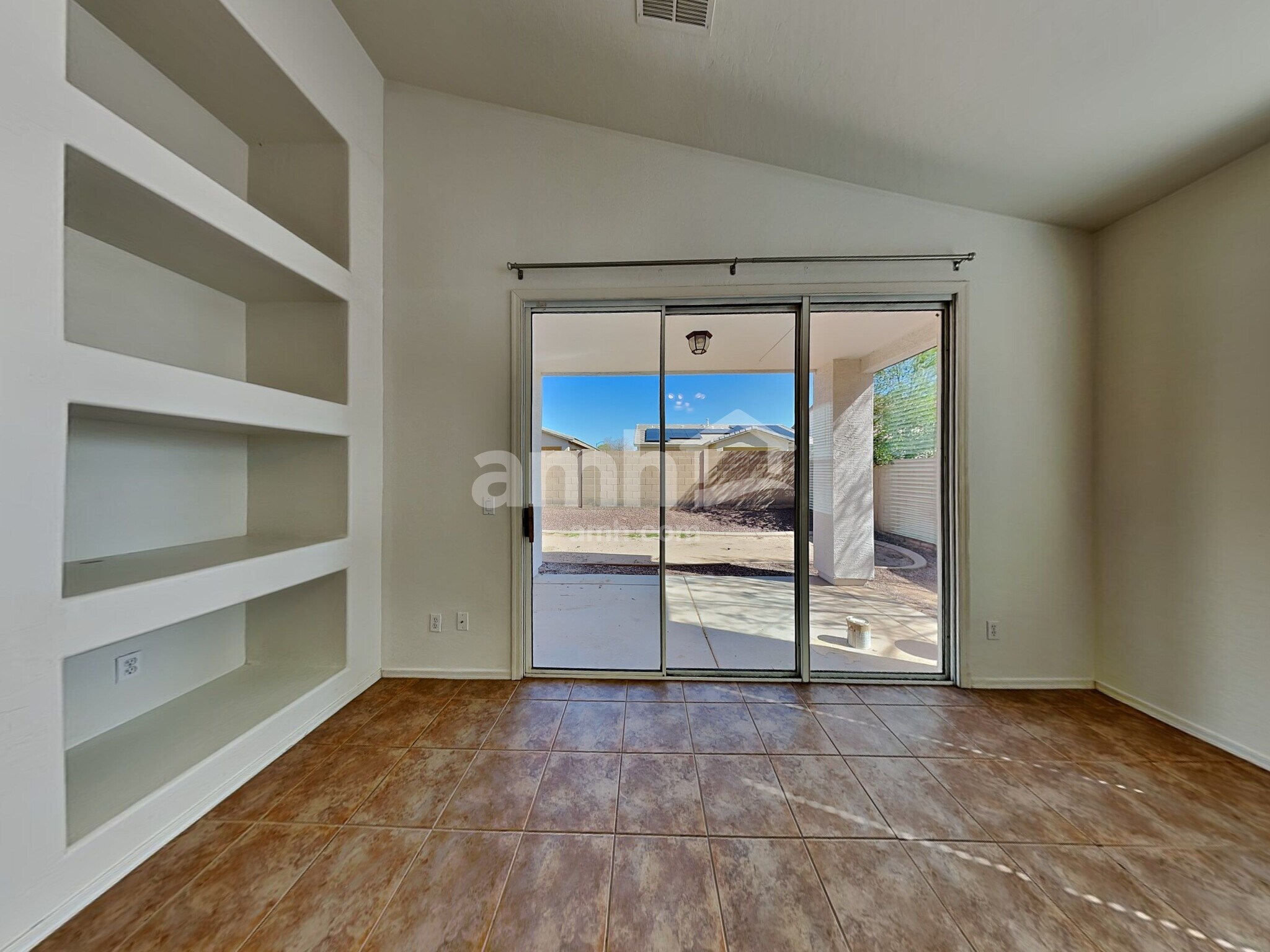 Building Photo - 14838 W Columbine Dr