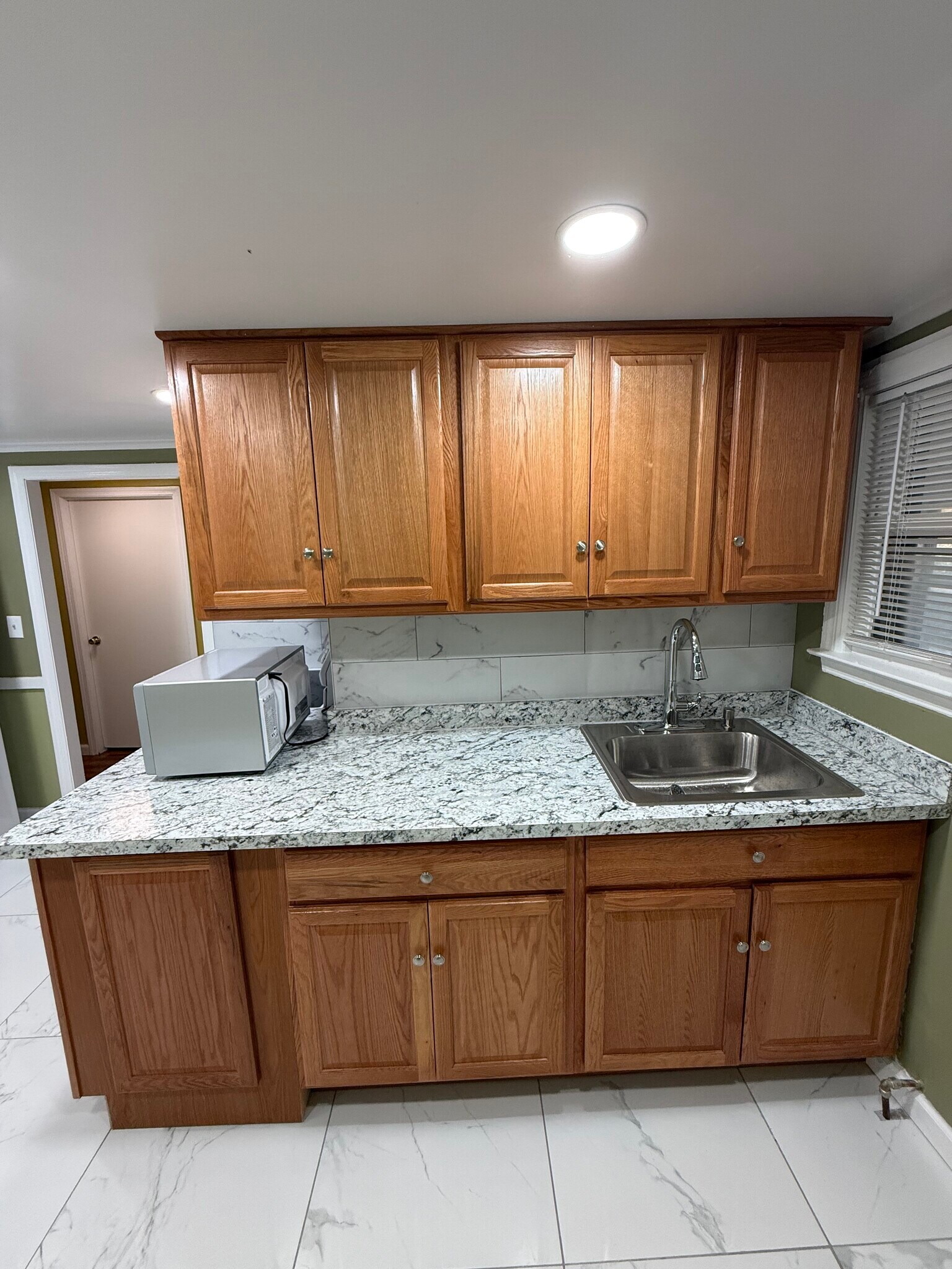 Building Photo - 214 Columbia St