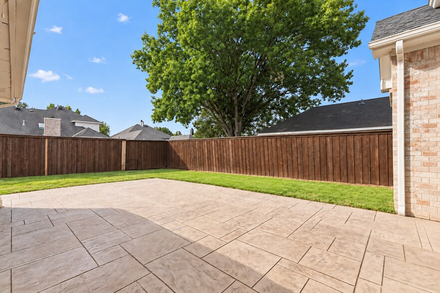 Building Photo - 1624 Ariel Dr