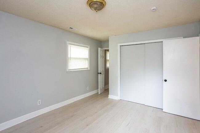 Building Photo - 4809 Thornwood Rd