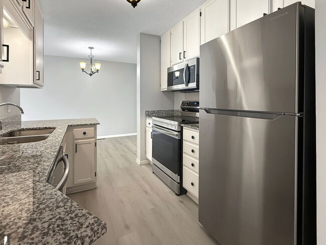 Building Photo - 14393 Estates Ave