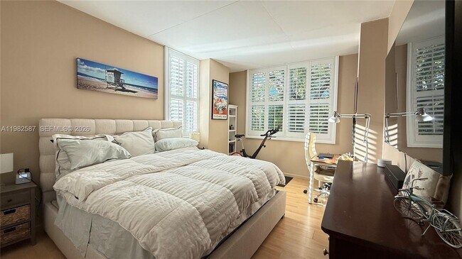 Building Photo - 3180 SW 22nd Terrace