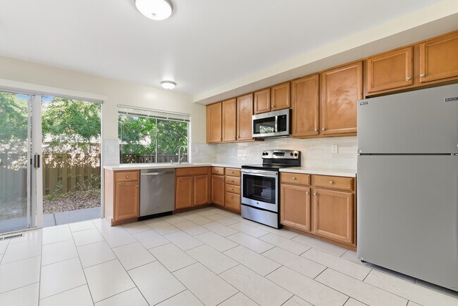 Building Photo - 209 Valley Oak Plaza