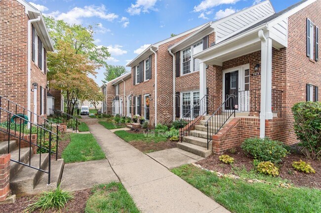 Building Photo - 2514 S Arlington Mill Dr
