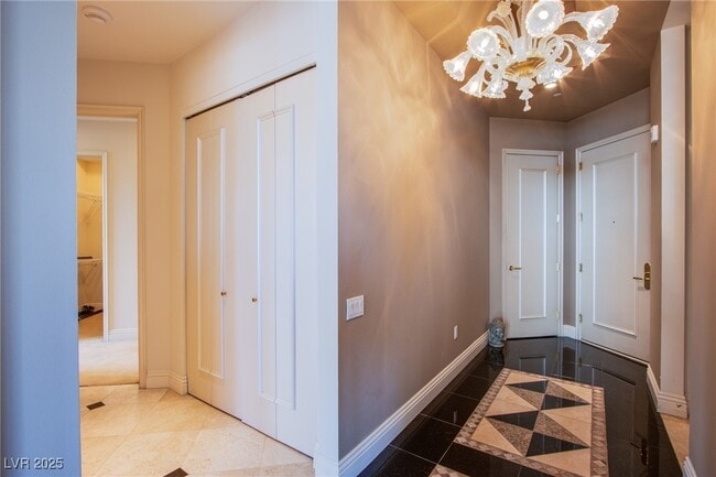 Building Photo - 2857 Paradise Rd