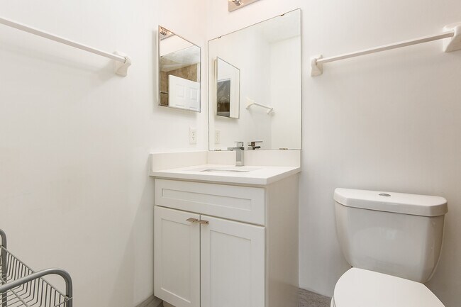 Building Photo - 2257 Hedgerow Road
