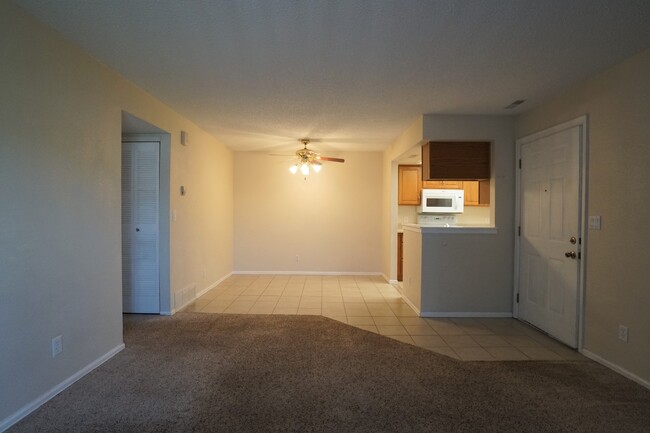 Building Photo - 844 Tenderfoot Hill Rd