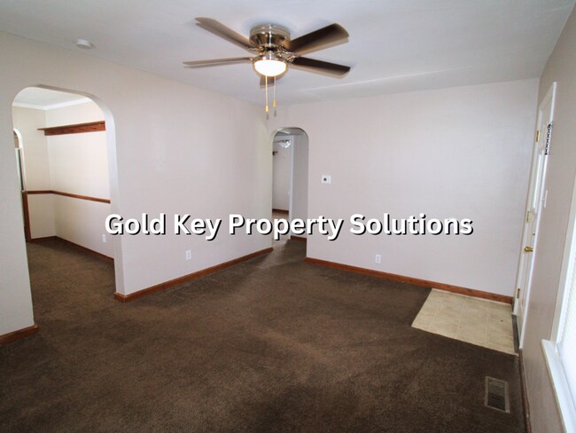 Building Photo - 3 BR 1 BA House in Meadowbrook Area with G...