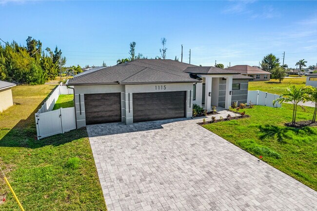 Building Photo - 1115 NW 25th Ave