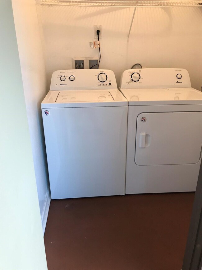 Building Photo - 819 NE 199th St