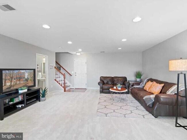Building Photo - 47326 Sterdley Falls Terrace