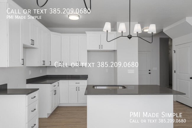 Building Photo - 65 1320