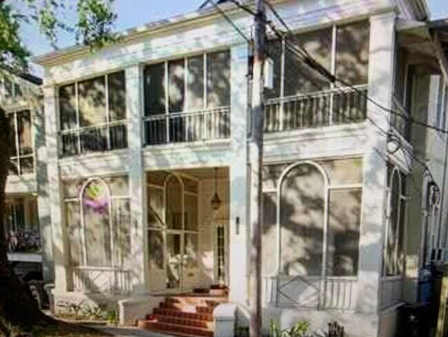 Building Photo - 7816 Saint Charles Ave