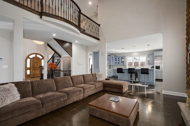 Building Photo - 5126 N Mission Dr