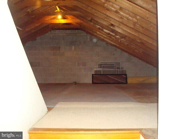 Building Photo - 1346 Faucett Dr