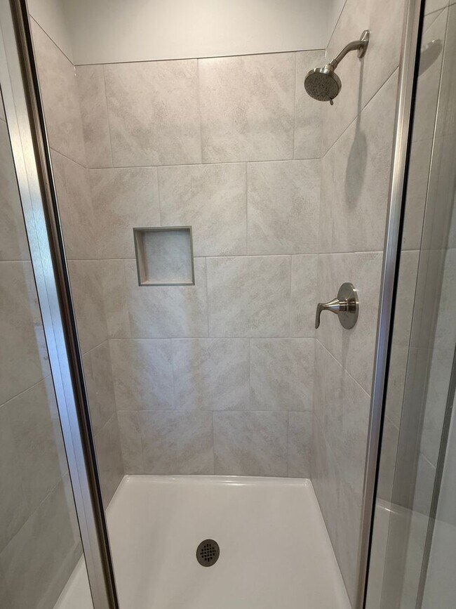 Building Photo - Must See! New 4/2 Home off Tiger Bend Rd. in Garden Hill Subdivision