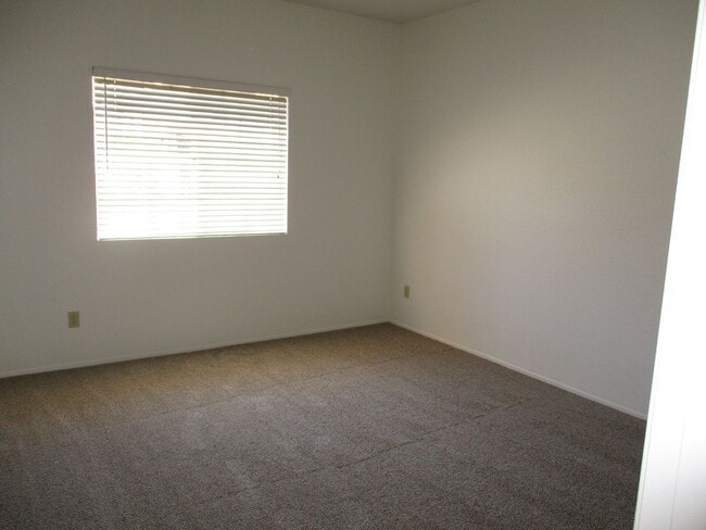 Building Photo - Desirable River Colony 2 Bedroom 2 Bath 3rd Floor Condo