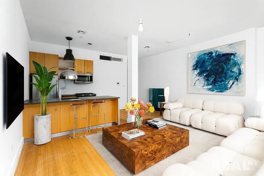 Primary Photo - 177 Concord St