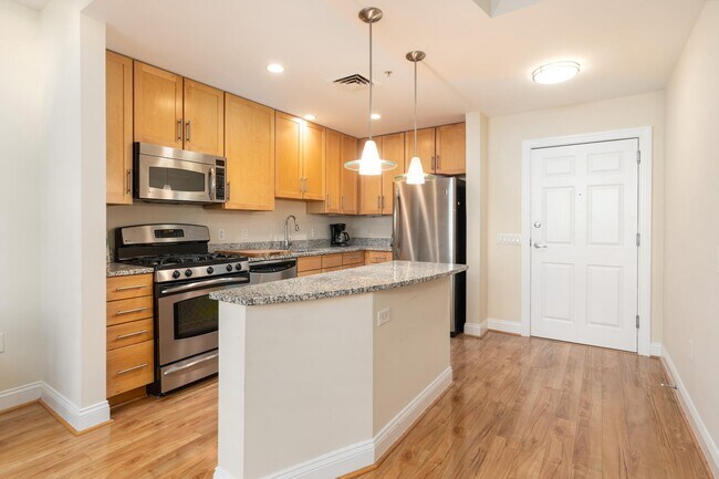 Building Photo - 525 N Fayette St
