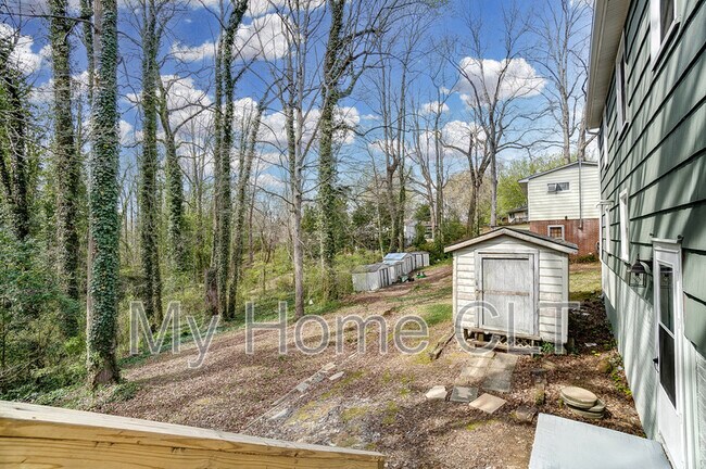 Building Photo - 717 Forest Dr