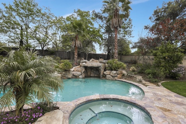Building Photo - 27210 Ohlone Ln