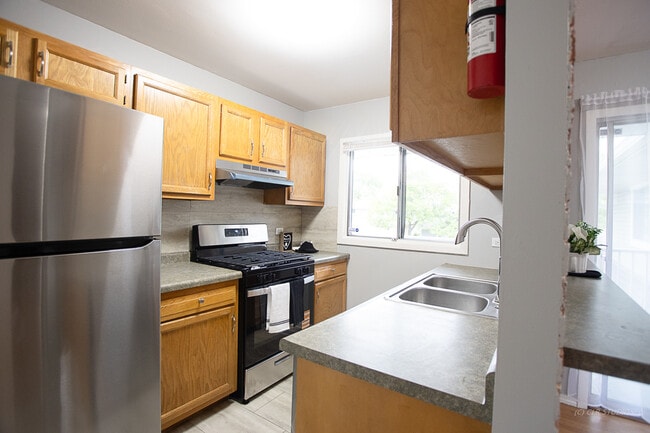 Building Photo - 6048 Kit Carson Dr