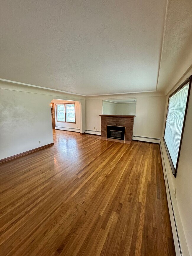 Building Photo - South Hill Cozy 3 bed 2 bath