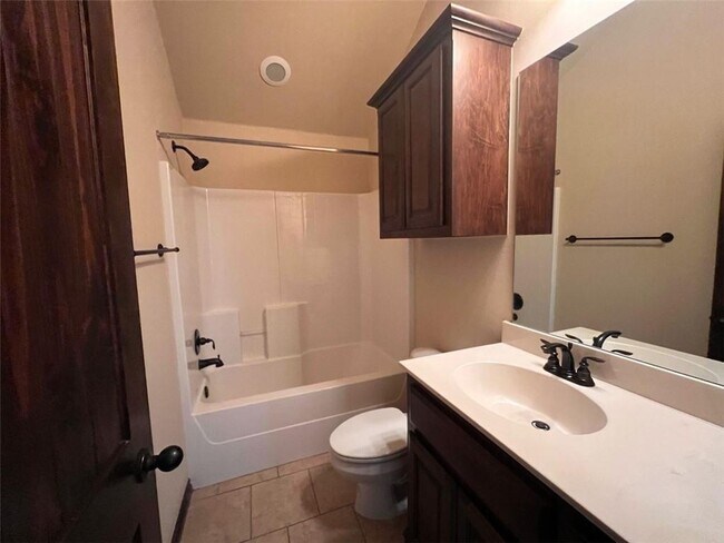 Building Photo - 12108 Chesterfield Ln