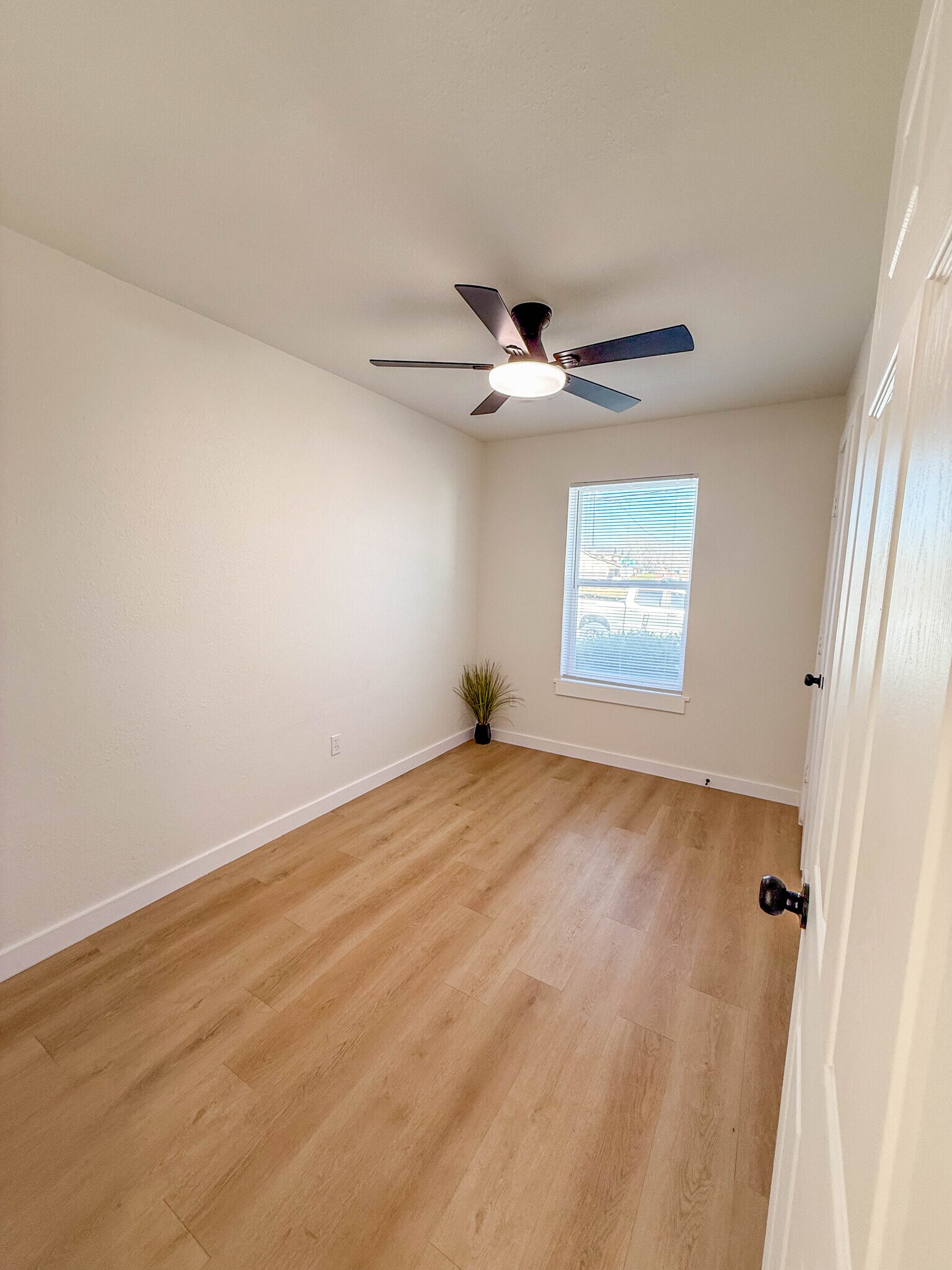 3rd bedroom - 308 E Bourn St
