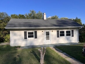 Building Photo - 201 Pulliam St