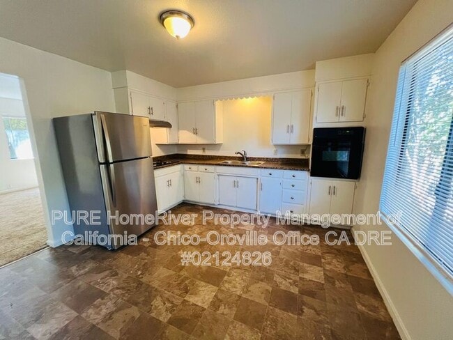 Building Photo - 9210 Goodspeed St