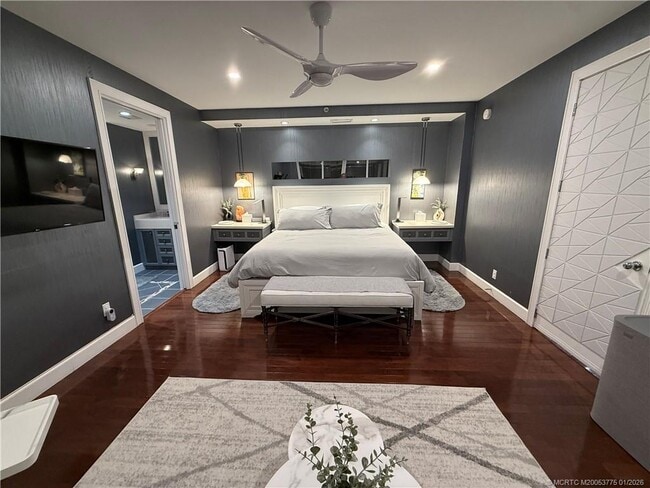 Building Photo - 9960 S Ocean Dr