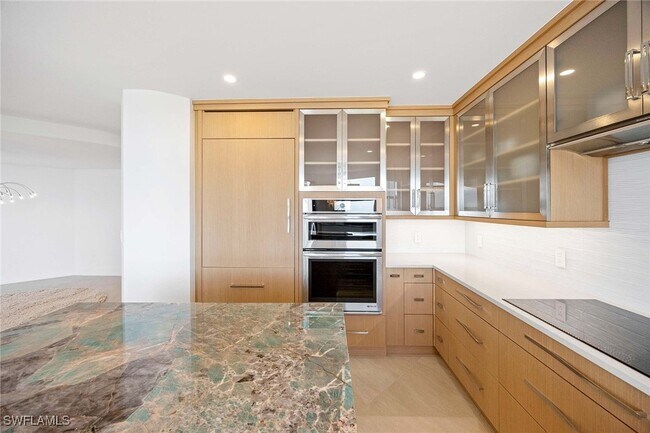 Building Photo - 6075 Pelican Bay Blvd