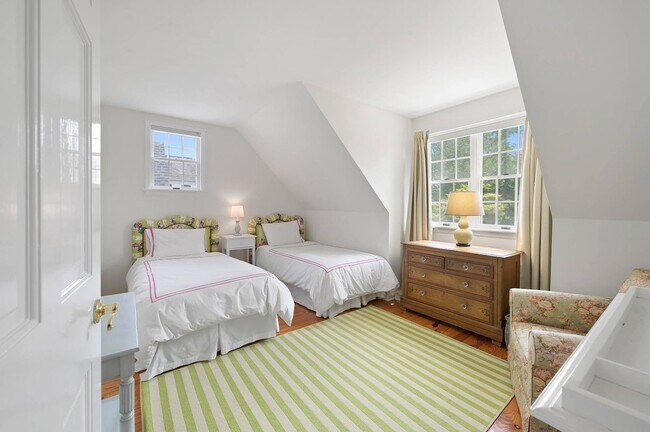 Building Photo - 35 Toylsome Ln