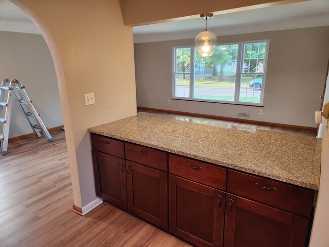 Building Photo - 7715 Kenton Ave