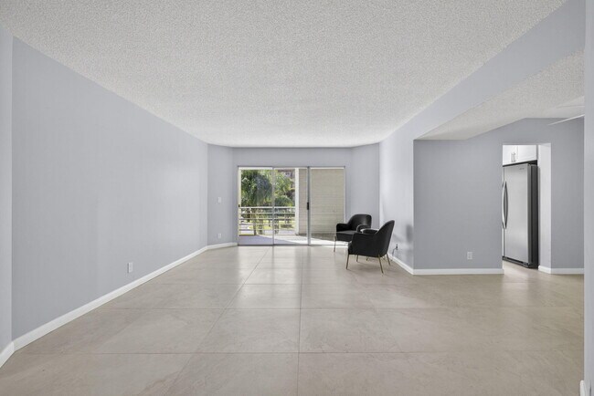 Building Photo - 3590 Via Poinciana