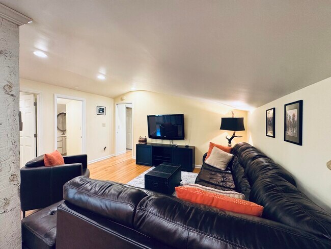Building Photo - 1065 Mackey Pike