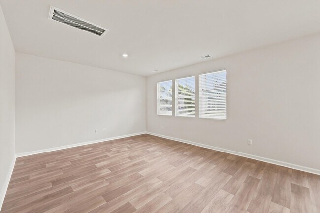 Building Photo - 605 Southwind Way