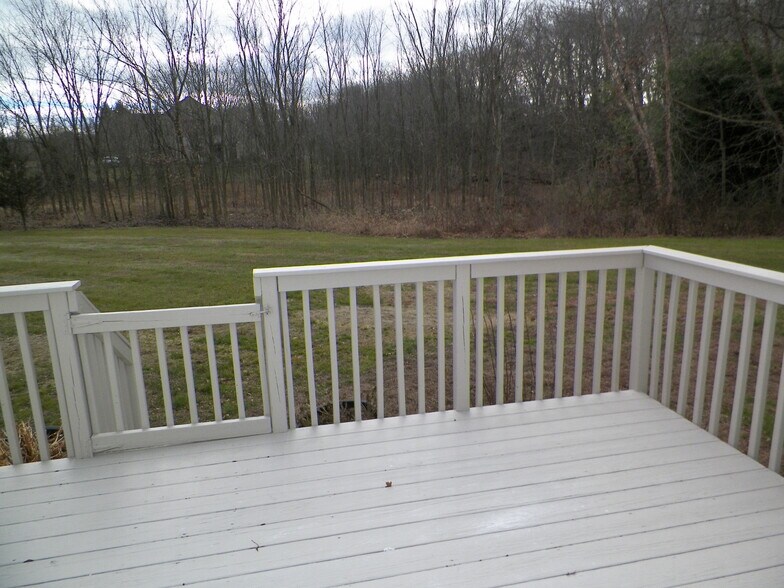 Building Photo - 5077 Rosewood Dr