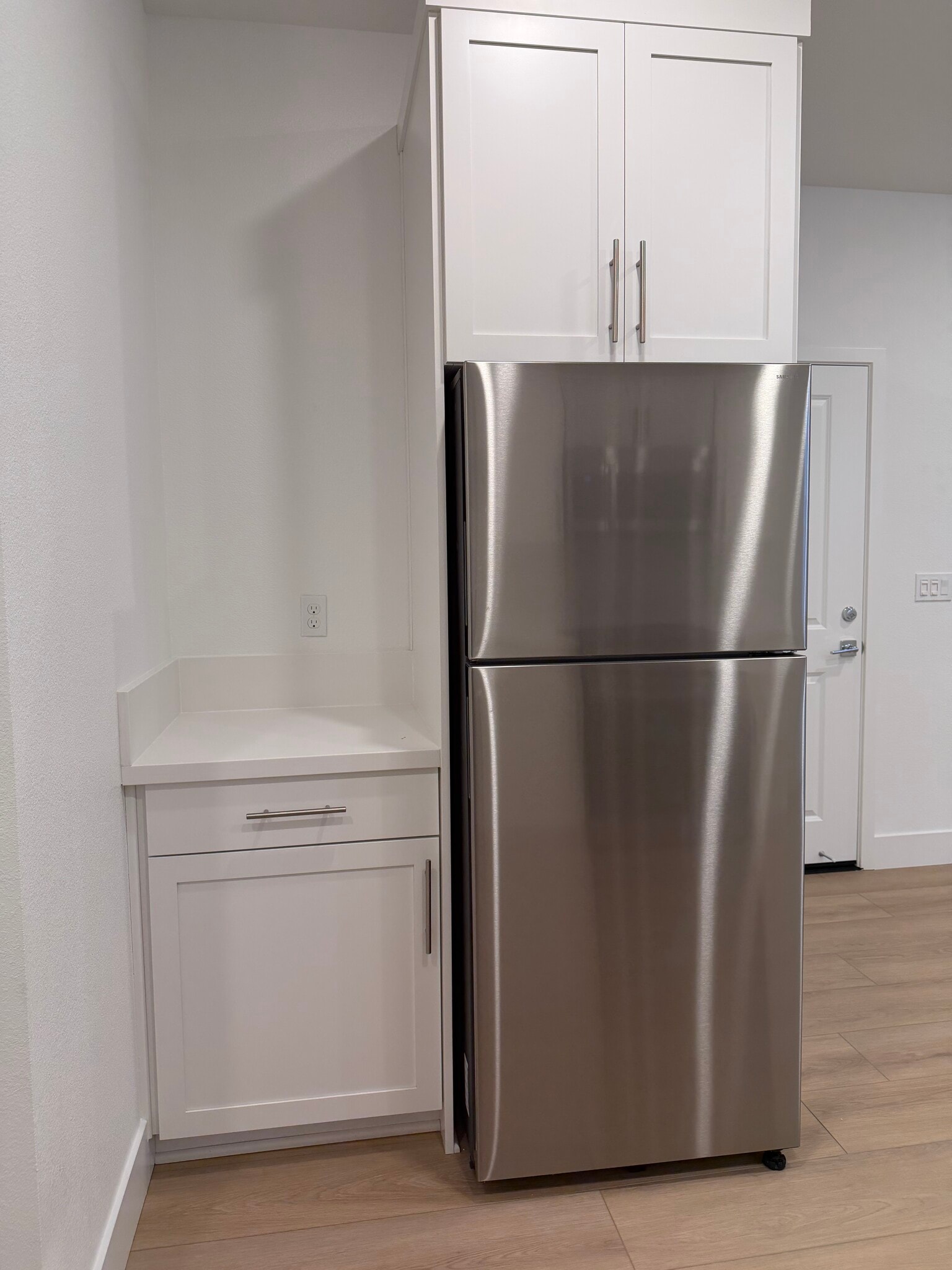 Refrigerator - 1467 N Girardi Dr