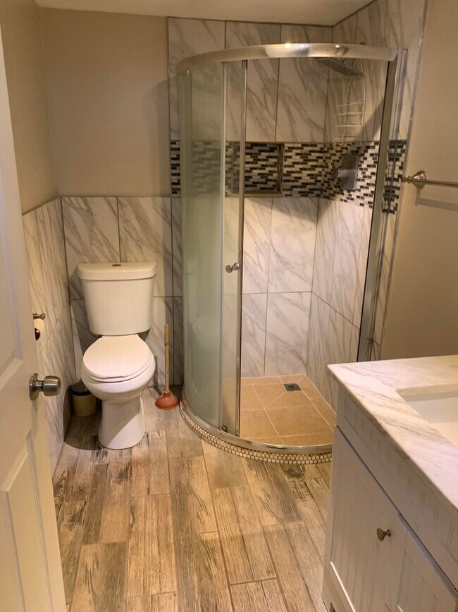 Building Photo - 4107 Vern Sikking Rd