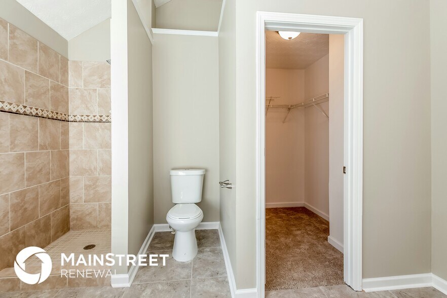 Building Photo - 3120 Lake Port Dr SW