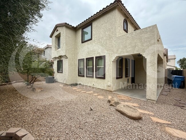 Building Photo - 3221 E Virgil Dr