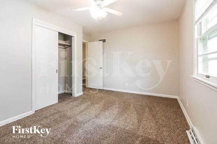 Building Photo - 7120 Eastern Ave